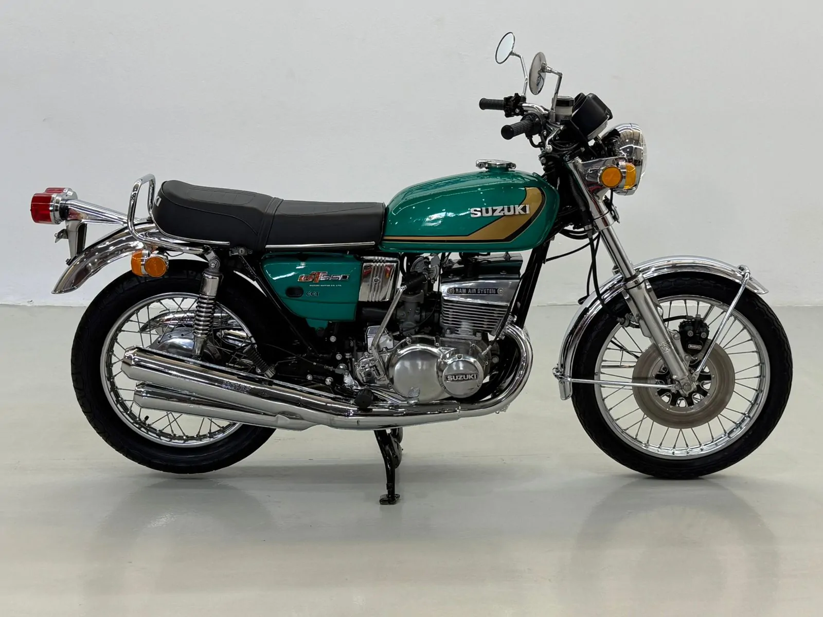 Suzuki GT550 1975